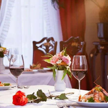 Hotel Staro 4*