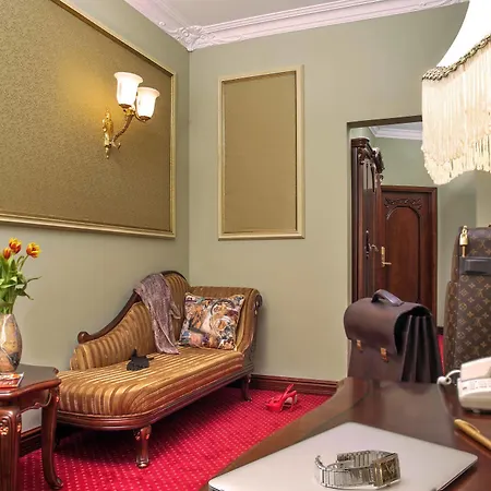 Staro Hotel 4*